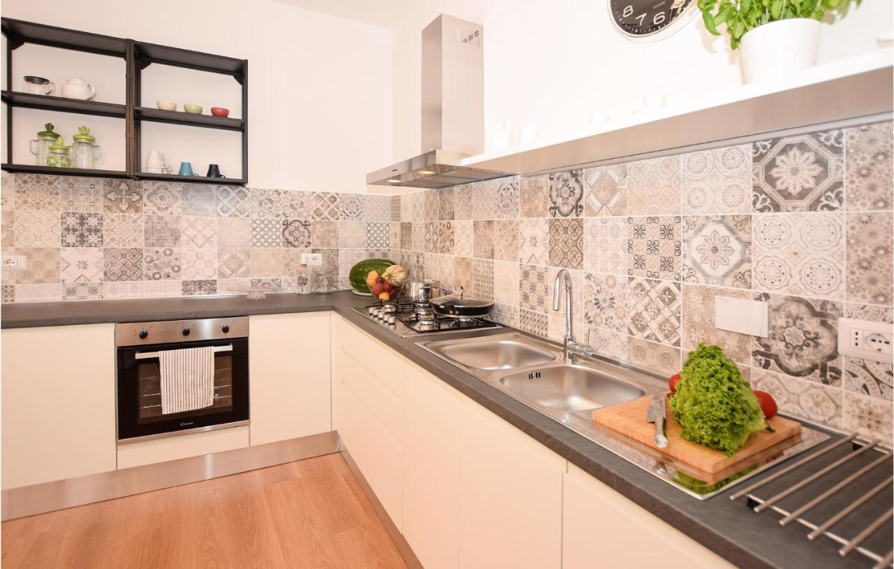 Cozy Home In Anguillara Sabazia With Kitchenette 외부 사진